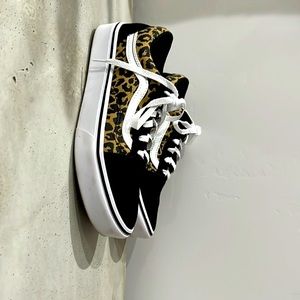 Cheetah vans good condition lightly used size 5